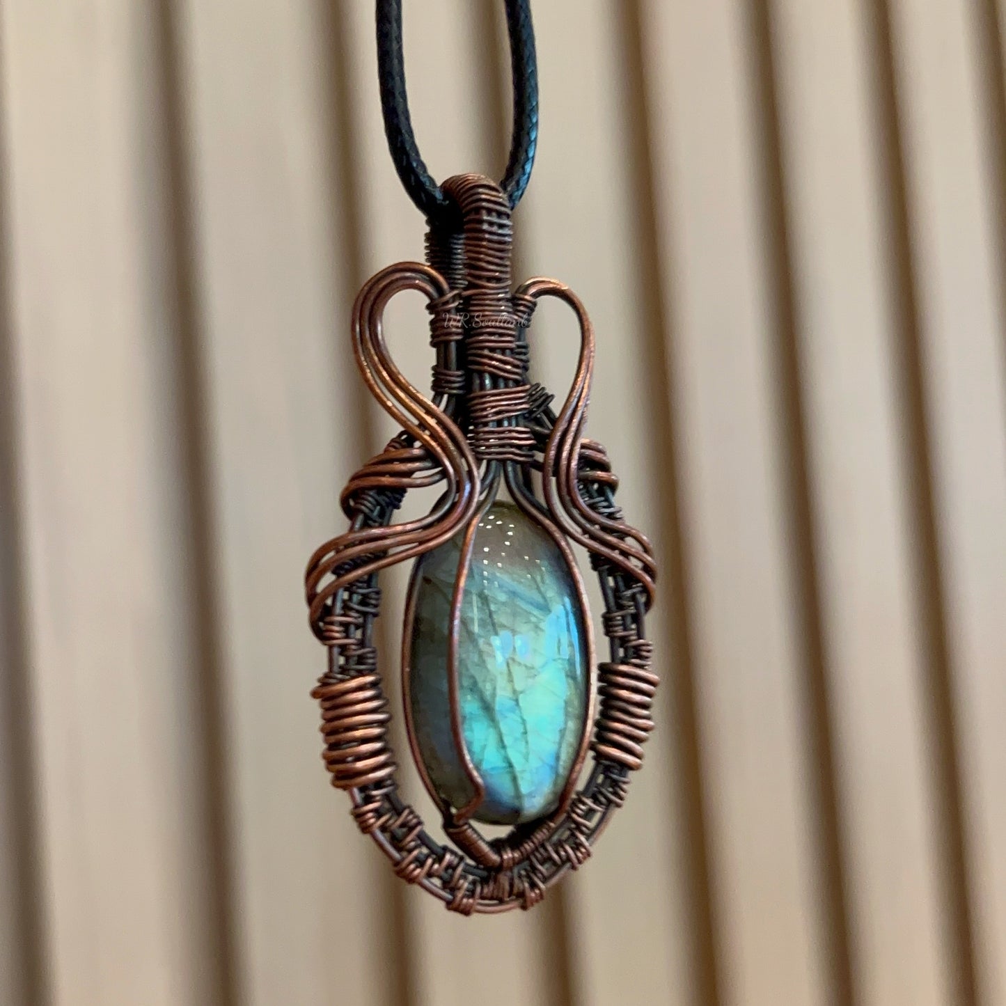 Magic Bottle Labradorite Wire Pendant